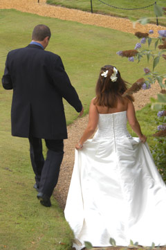 Welcombe Hotel Stratford upon Avon - liz and simon walking,wedding video welcombe